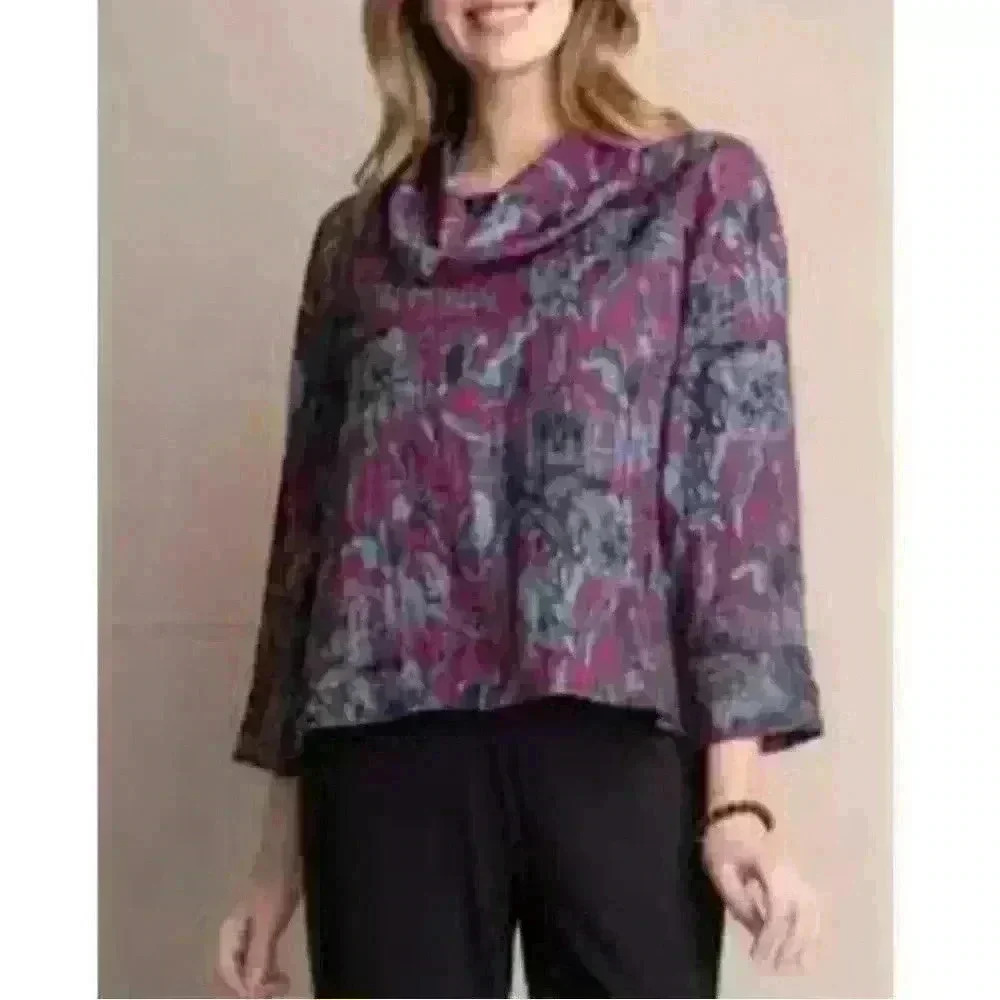 NWT Habitat Button Cowl Neck Boxy Floral Woven Top with 3/4 sleeve in Berry, M